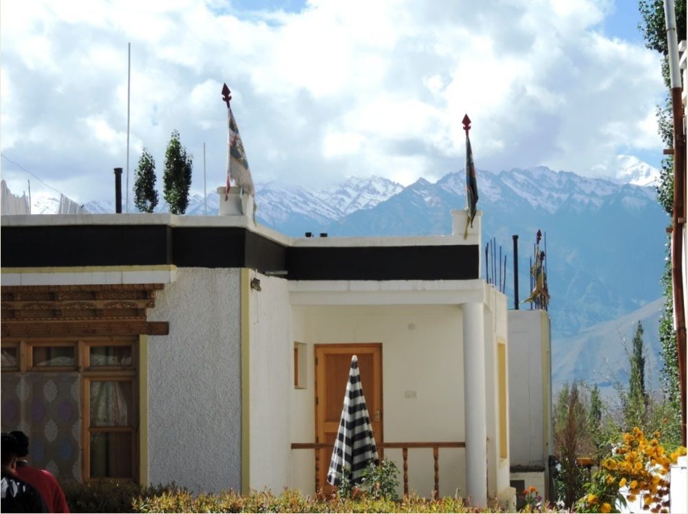 Hotel Holiday Ladakh ليه المظهر الخارجي الصورة